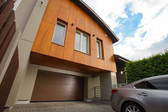 Теплые секционные гаражные ворота ALUTECH Prestige 3000×2500 мм