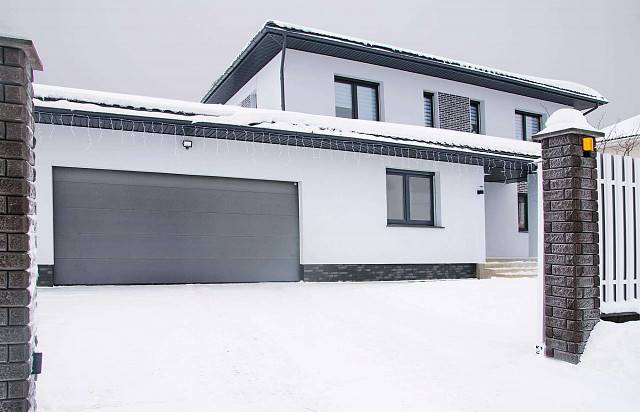 Утепленные секционные гаражные ворота ALUTECH Prestige 2500×2125 мм